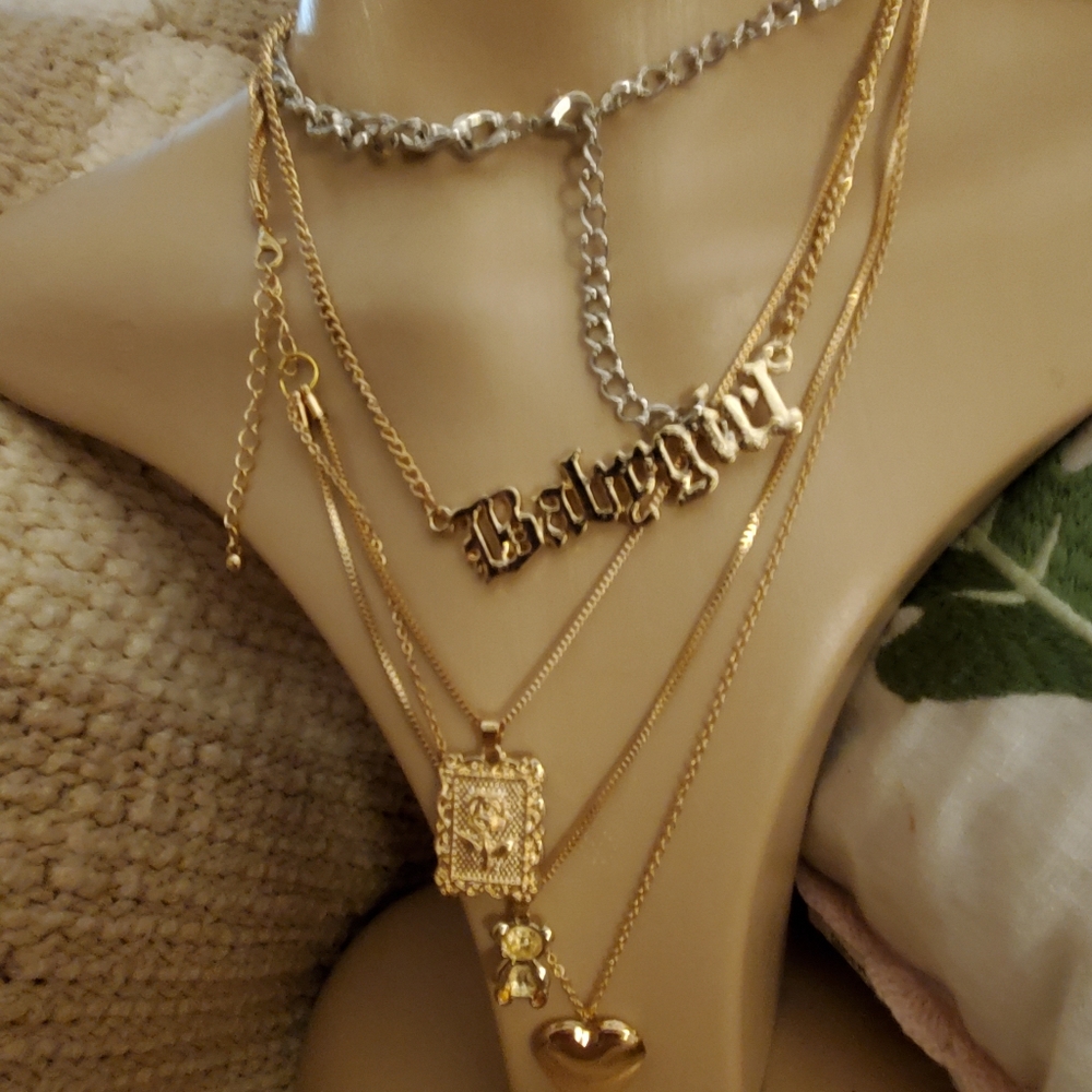 Magnificent 3 necklaces you gonna get all 3